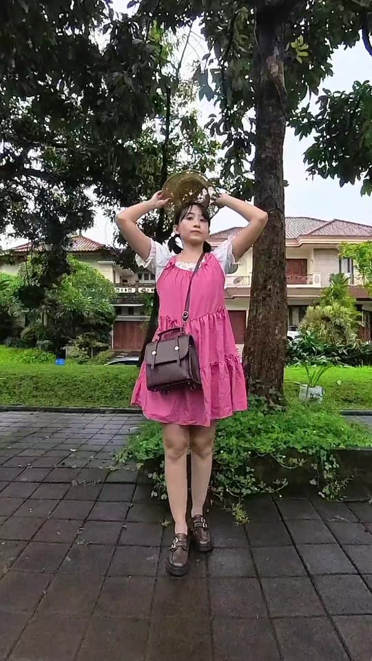 Post 2 by galaxiola on TikTok (video)