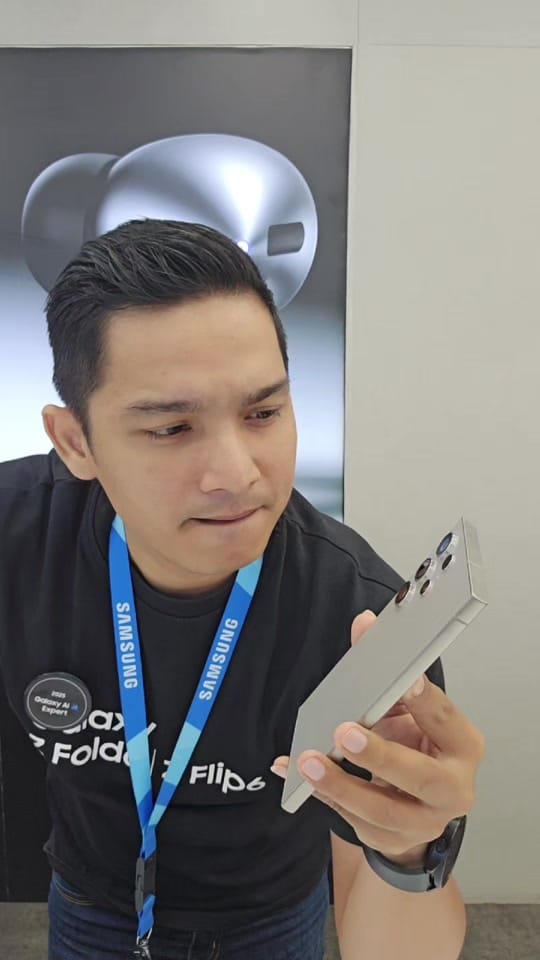 Post 8 by samsungGadget99 on TikTok (video)