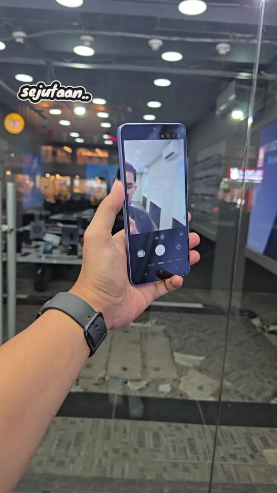 Post 2 by samsungGadget99 on TikTok (video)