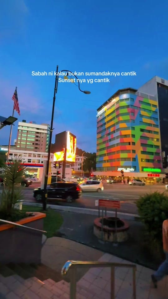 Post 1 by Mur Mur Travel on TikTok (video)