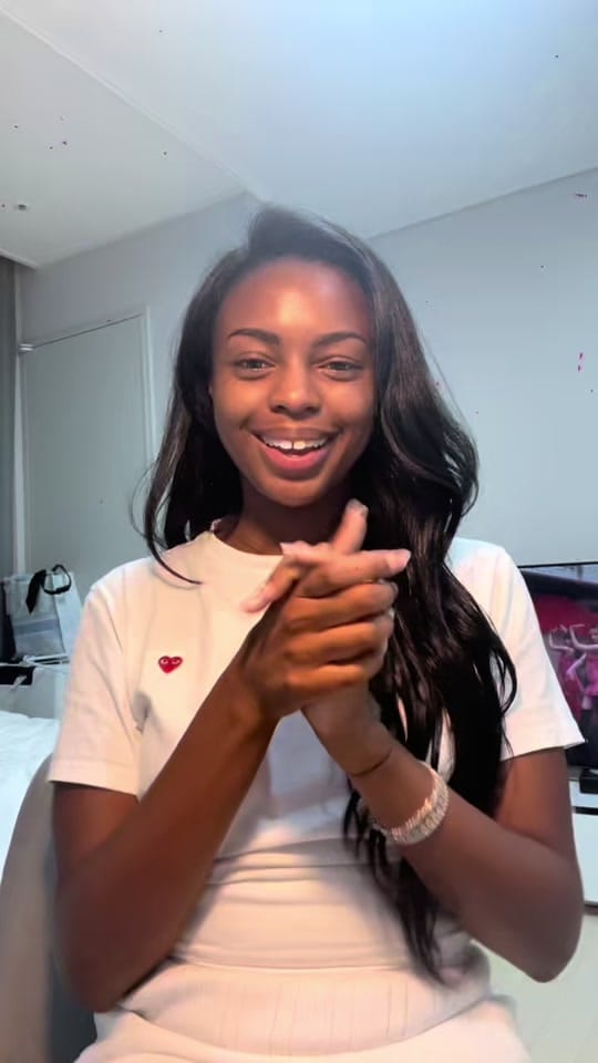 Post 4 by 나비 on TikTok (video)
