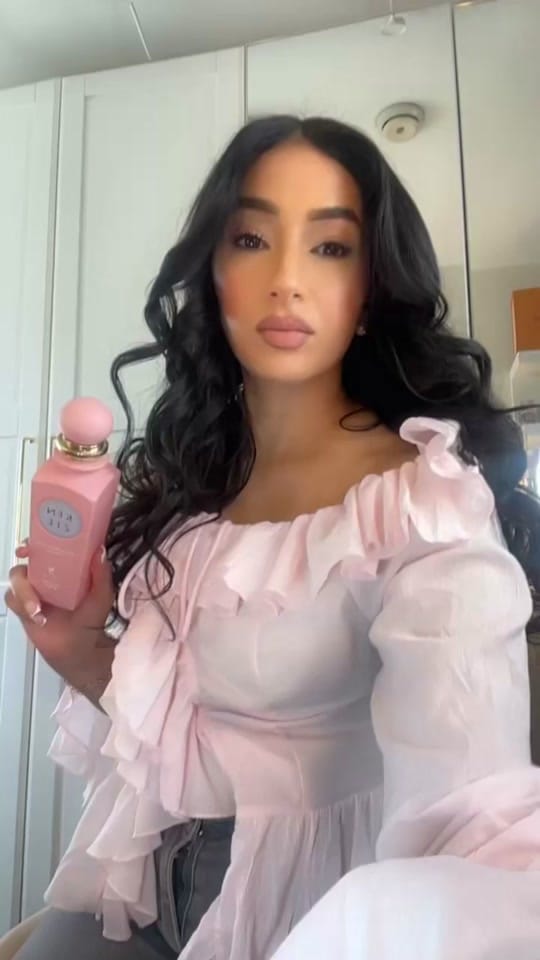 Post 1 by Missluxurious on TikTok (video)
