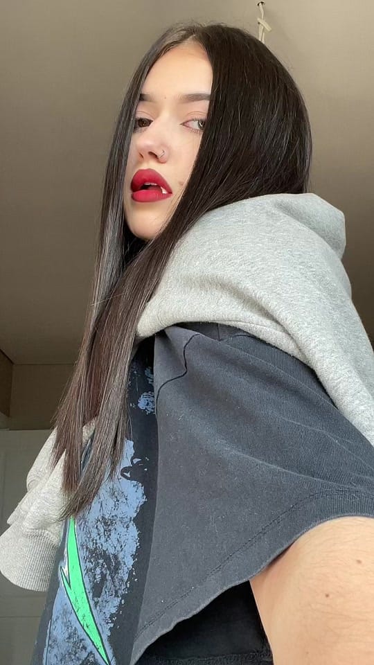 Post 4 by Veronika Ratsa on TikTok (video)