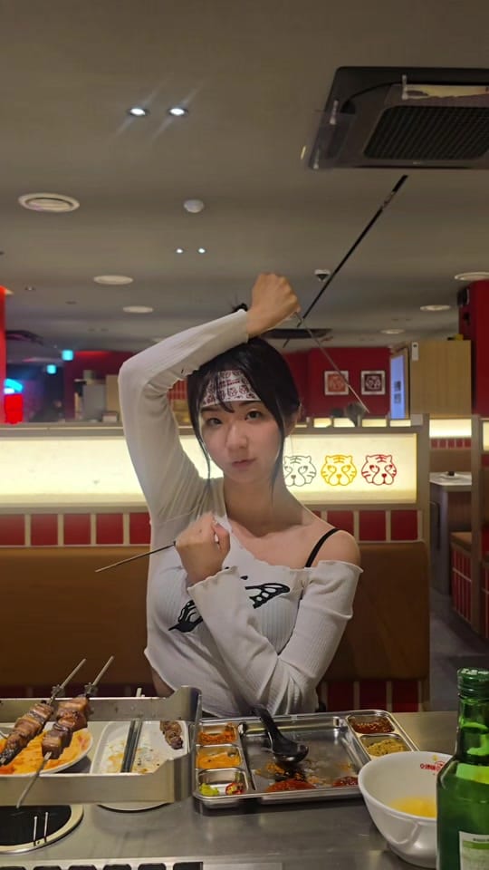 Post 6 by tyongeee툥이 on TikTok (video)