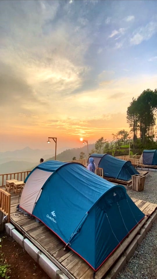 Post 1 by Jhon's Journey on TikTok (video)