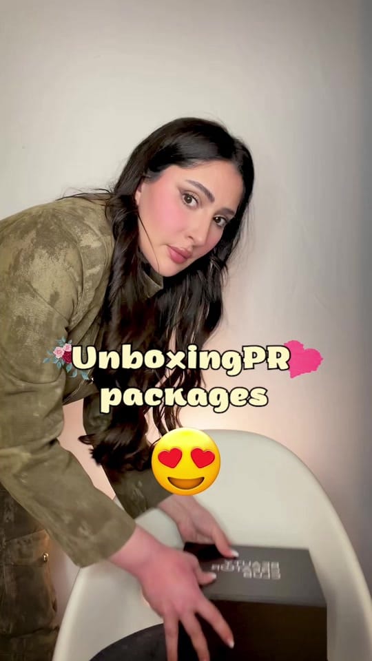 Post 1 by Amoon review on TikTok (video)