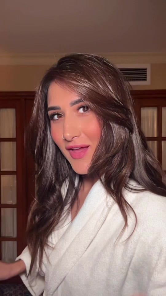Post 4 by Farah Baky on TikTok (video)