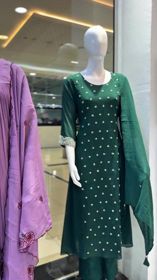 Post 3 by 👍Ameer 🇦🇪velvet ✌️ on TikTok (video)