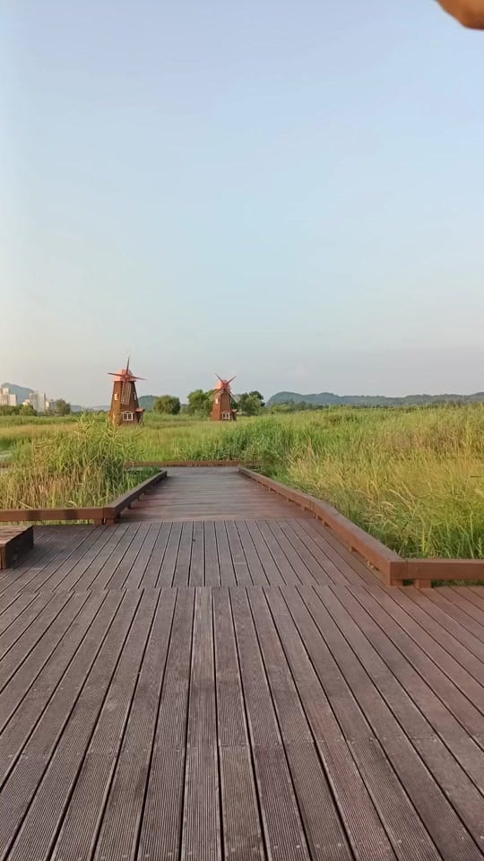 Post 10 by Snapstreet📸 on TikTok (video)