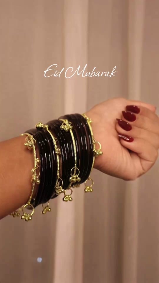 Post 3 by Arshiya's Creative Closet on TikTok (video)