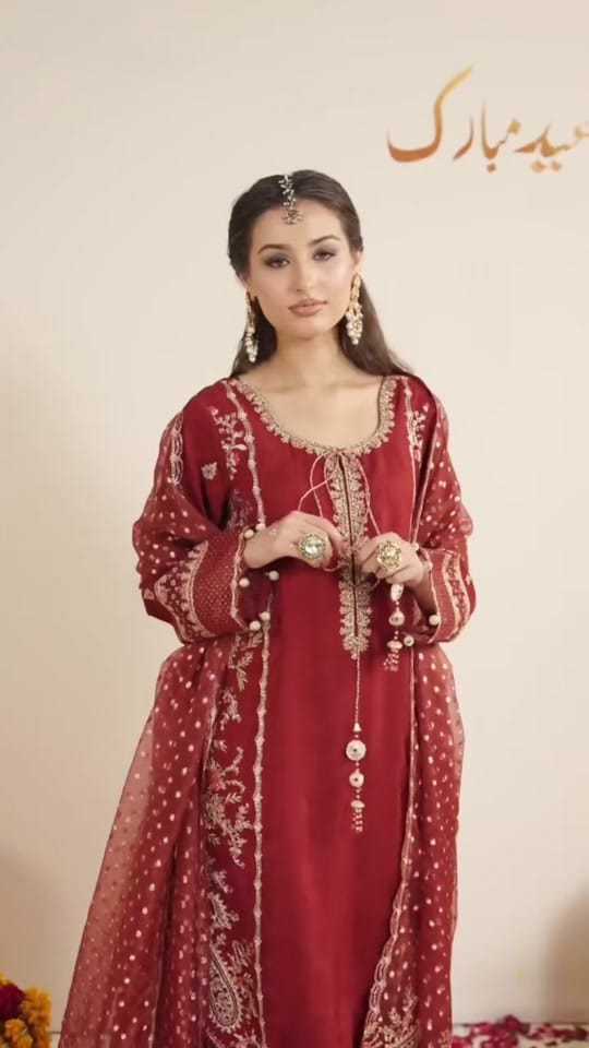 Post 7 by Arshiya's Creative Closet on TikTok (video)