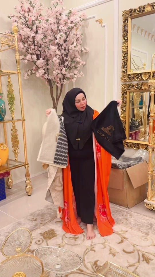 Post 9 by LAAMORA EMPIRE on TikTok (video)