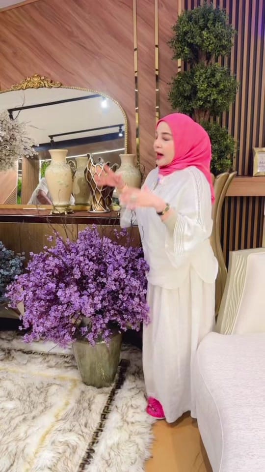 Post 4 by LAAMORA EMPIRE on TikTok (video)