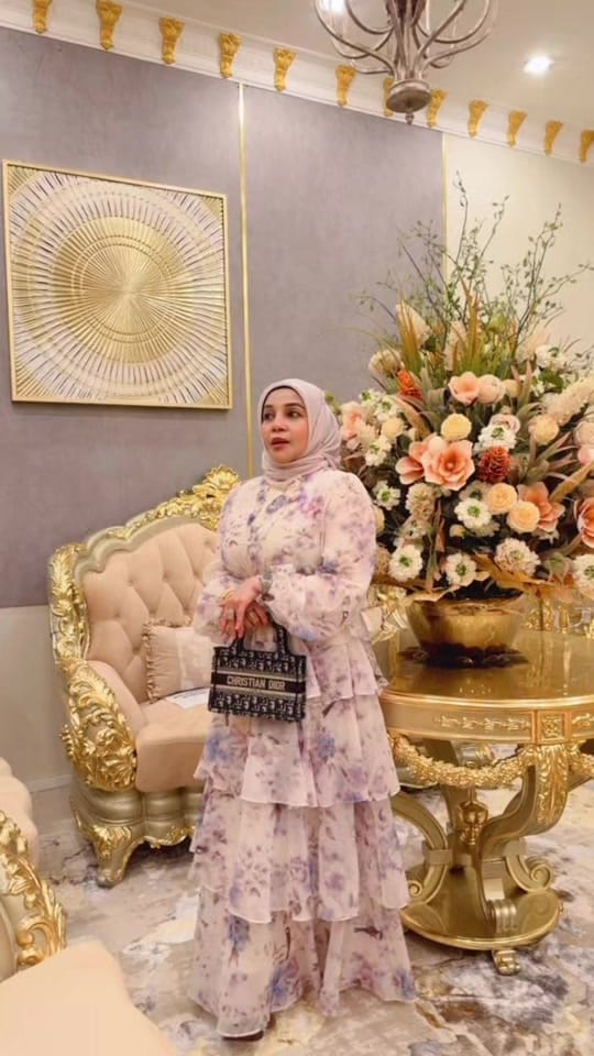 Post 2 by LAAMORA EMPIRE on TikTok (video)