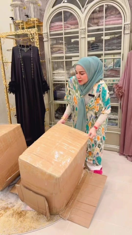 Post 8 by LAAMORA EMPIRE on TikTok (video)