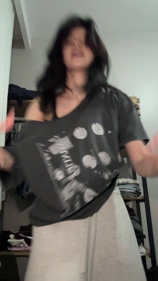 Post 8 by Zey’ on TikTok (video)