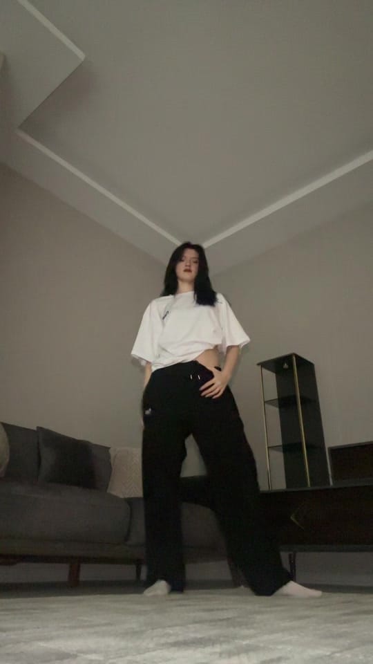 Post 2 by Zey’ on TikTok (video)