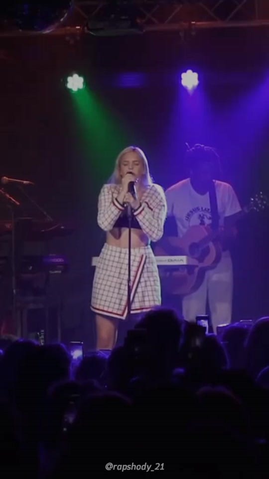 Post 1 by Rii (Taylor's Version) on TikTok (video)