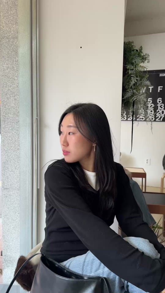 Post 2 by Emily 세영 on TikTok (video)