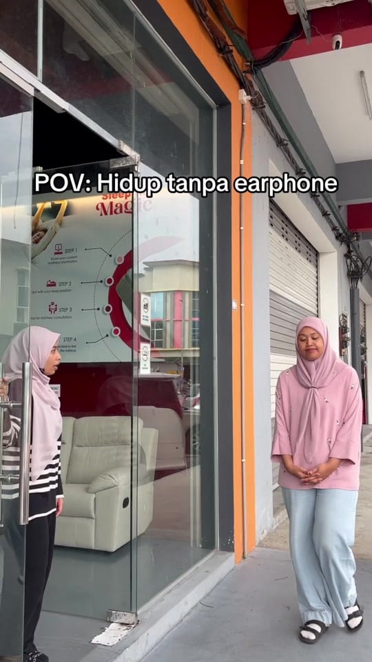 Post 8 by SKL Furniture Mall on TikTok (video)