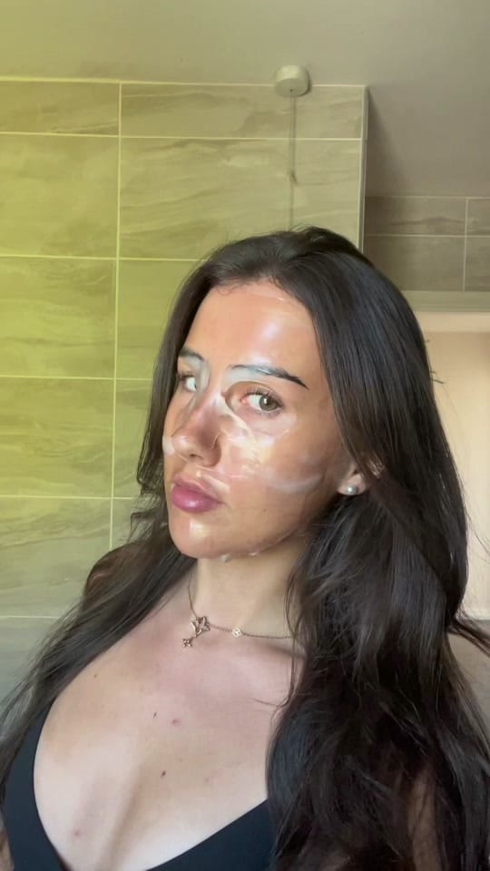 Post 1 by Emillie | 🛩️📷🎧👙🍵 on TikTok (video)