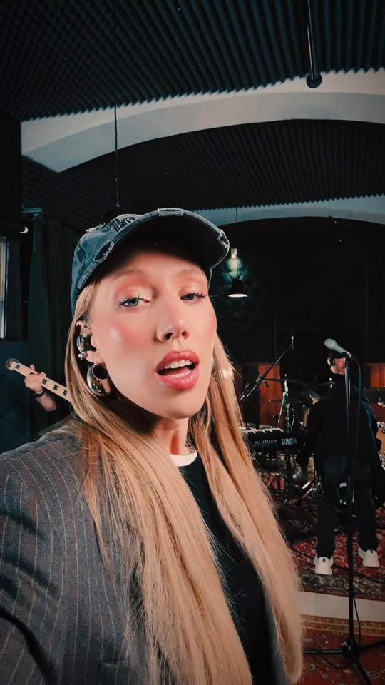 Post 1 by Диана Пашко | певица, автор on TikTok (video)