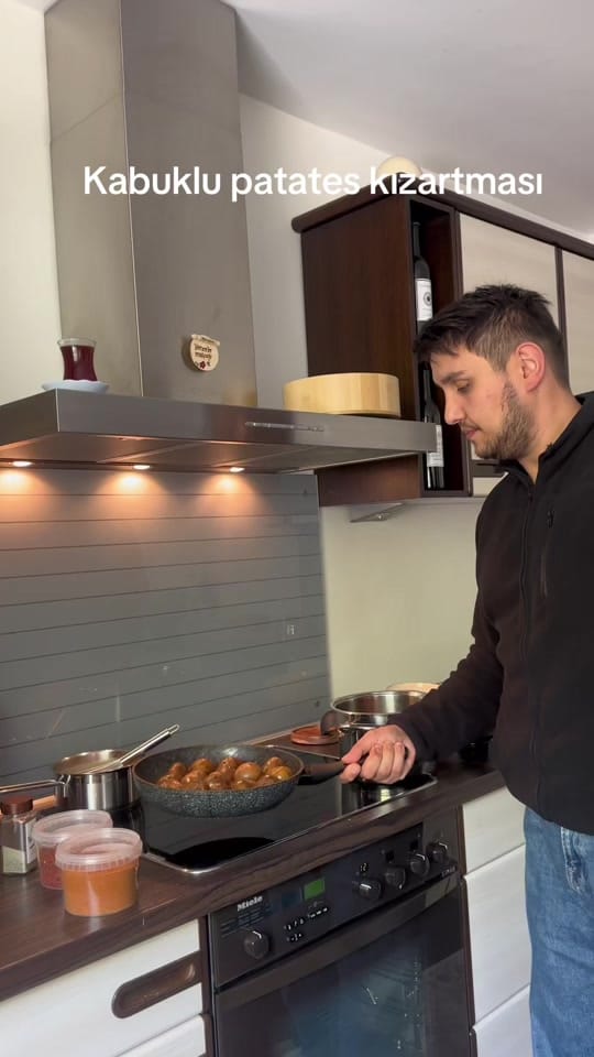 Post 3 by Emre Kocadayıcık on TikTok (video)