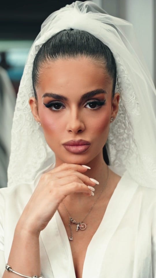 Post 2 by Lara Hamze on TikTok (video)