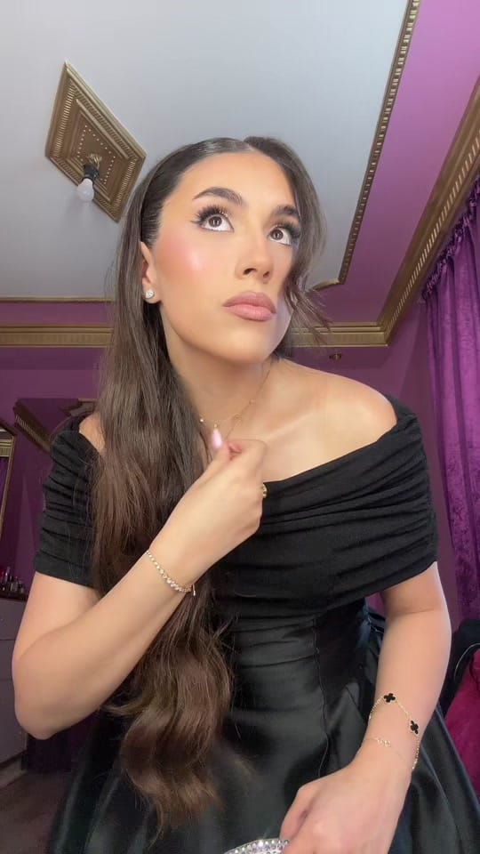 Post 8 by Lara Hamze on TikTok (video)