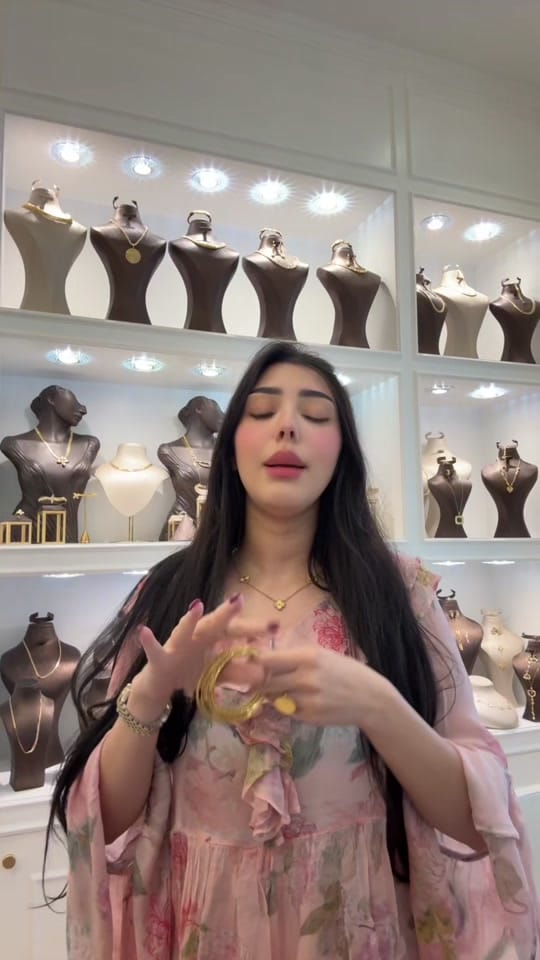 Post 6 by itsbarbieyasmine on TikTok (video)