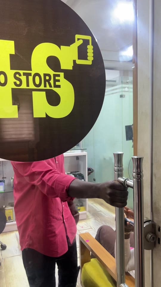 Post 1 by iPhones | Samsung | Gadgets on TikTok (video)