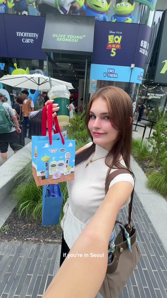 Post 2 by Mimi on TikTok (video)