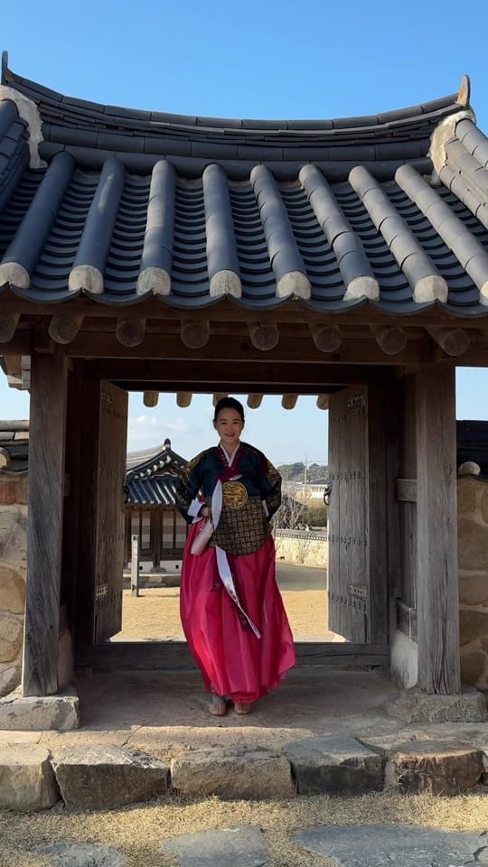 Post 9 by Unnie from Seoul on TikTok (video)