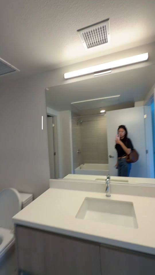 Post 2 by itskarlabb on TikTok (video)