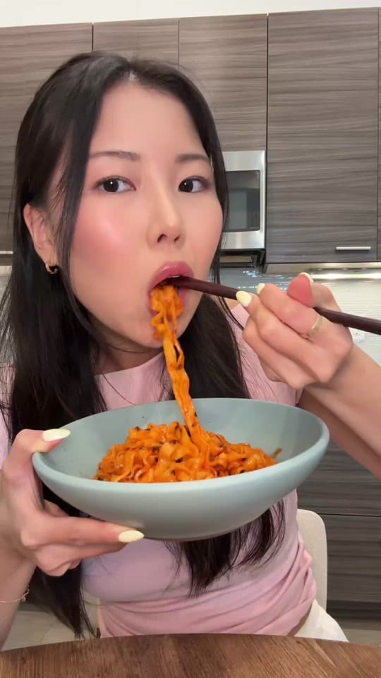 Post 7 by itskarlabb on TikTok (video)