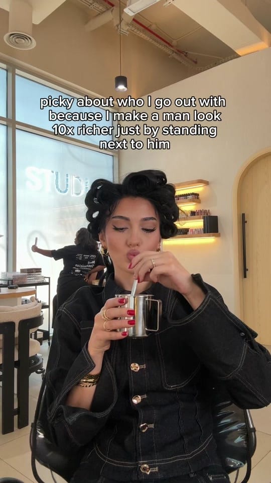 Post 5 by Oana on TikTok (video)