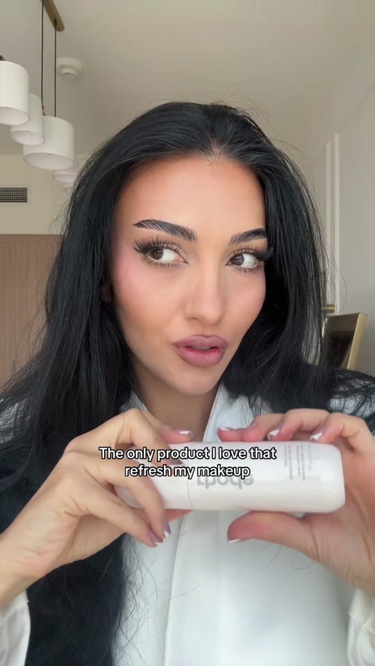 Post 2 by Oana on TikTok (video)
