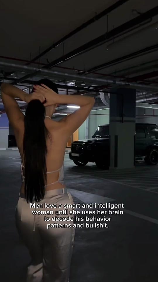 Post 6 by Oana on TikTok (video)