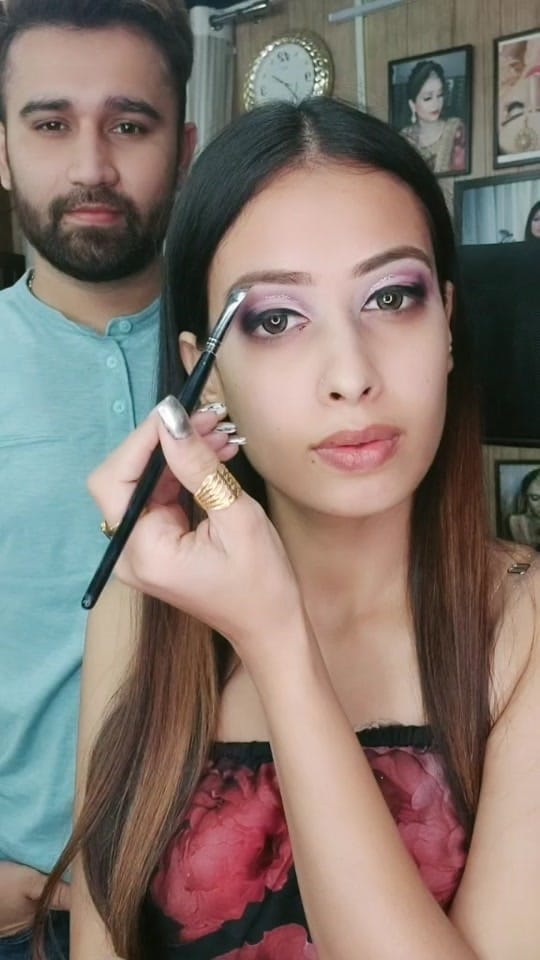 Post 7 by parulsainimakeovers on TikTok (video)
