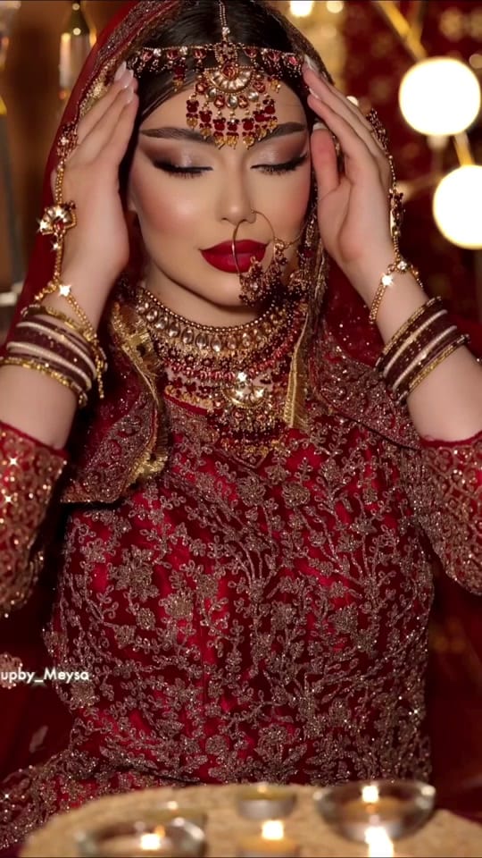 Post 1 by Meysa makeup on TikTok (video)