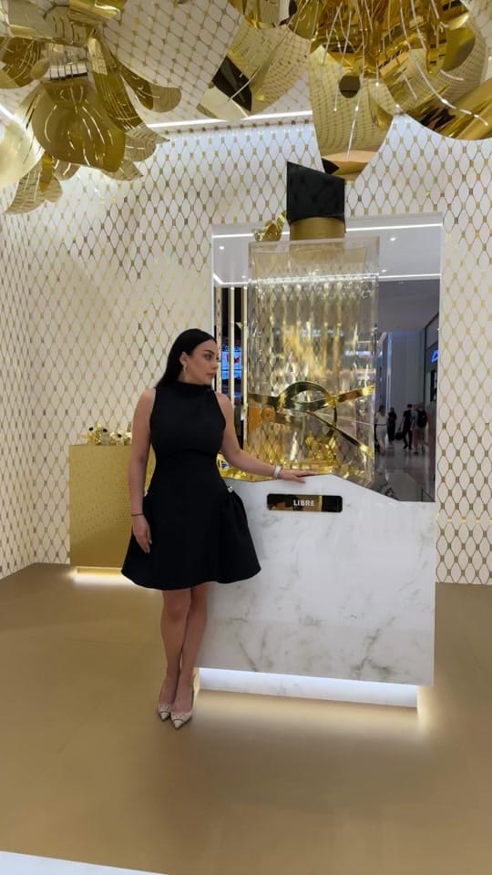 Post 7 by Nazaninfara on TikTok (video)
