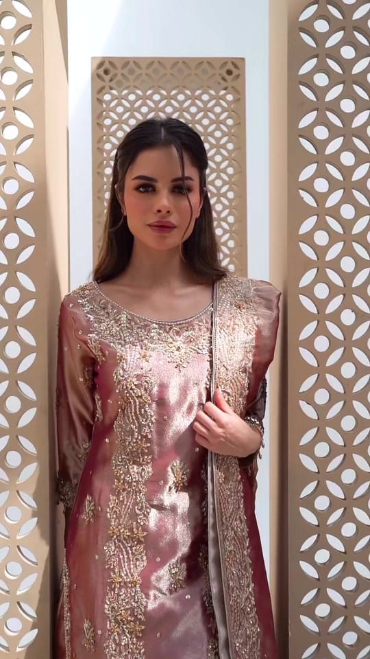 Post 3 by makeupby.saima on TikTok (video)