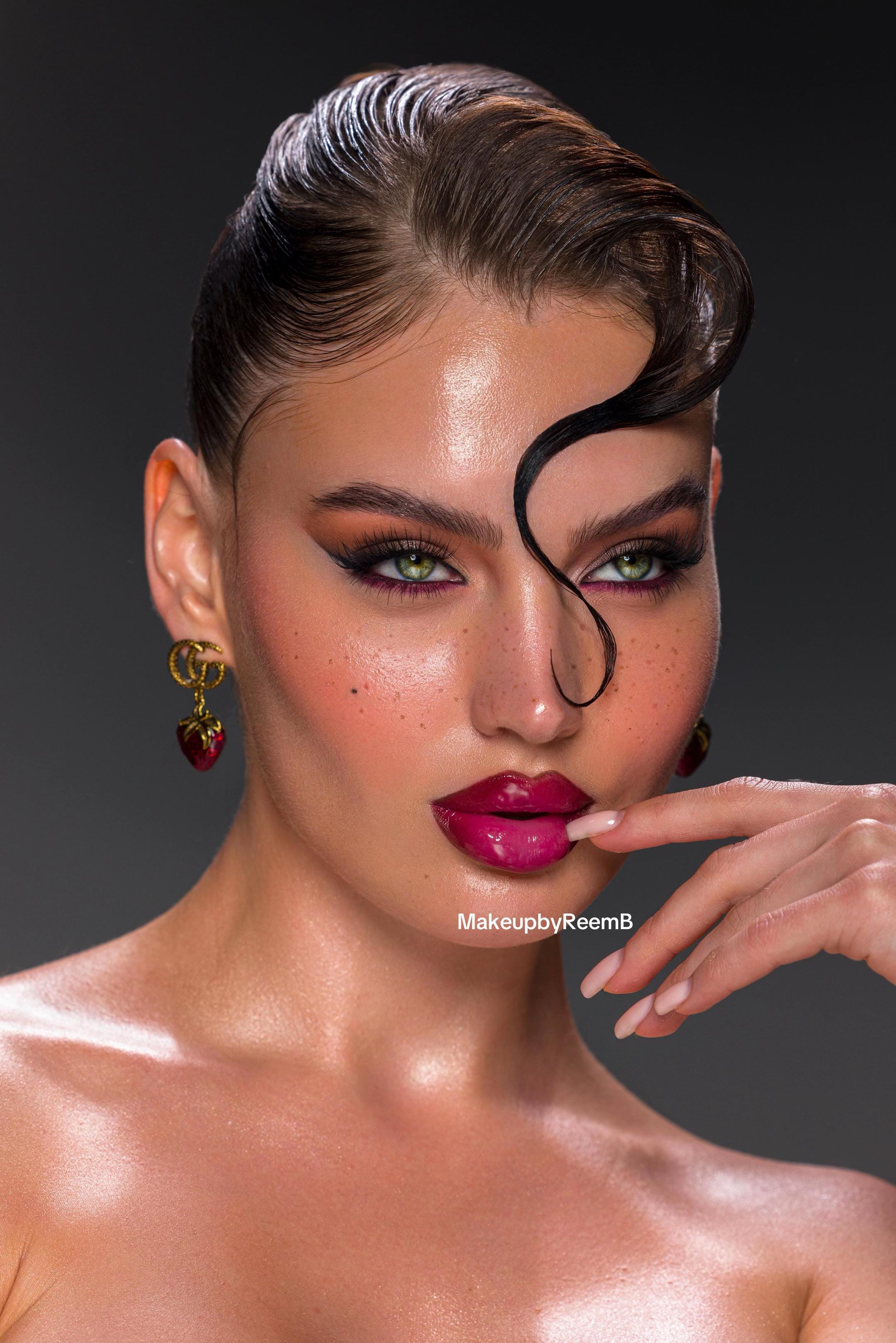 Post 9 by Reem Bayumi | Makeup Artist on TikTok (video)