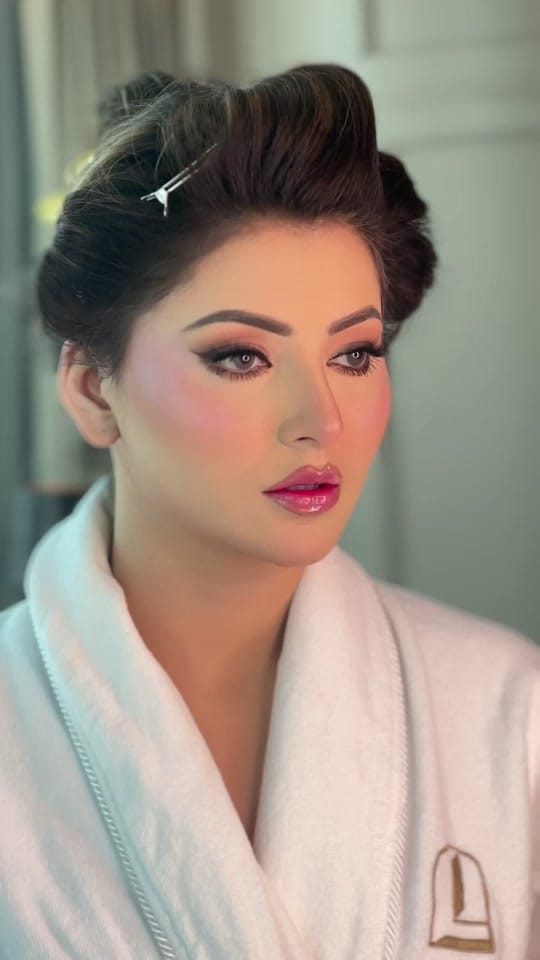 Post 8 by Aanmon’s on TikTok (video)