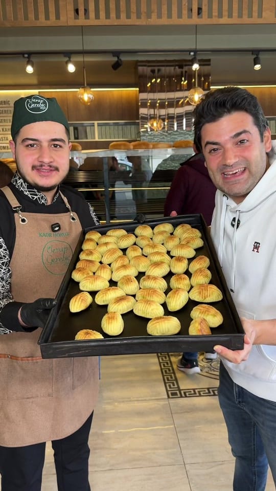 Post 2 by Eser Bilen on TikTok (video)