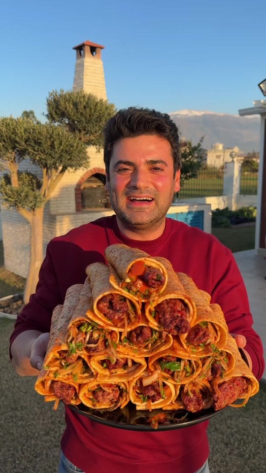 Post 5 by Eser Bilen on TikTok (video)