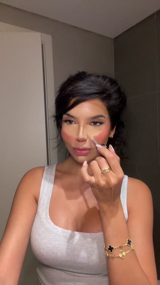 Post 3 by bina_mua on TikTok (video)