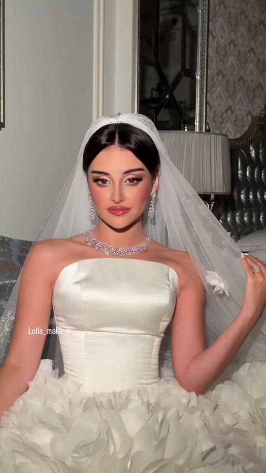 Post 7 by Lolla Makeup Artist on TikTok (video)