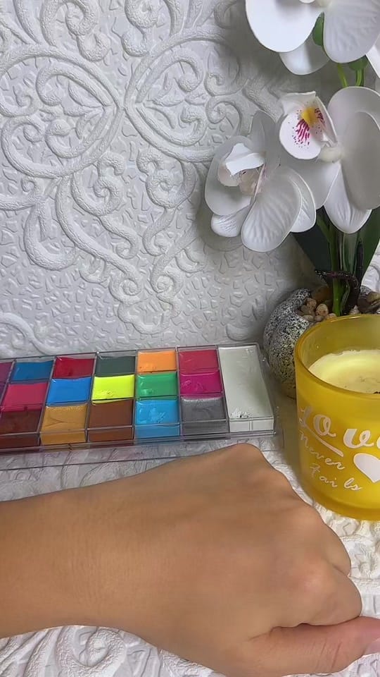 Post 2 by Makeup Artist | Nadia zarif on TikTok (video)