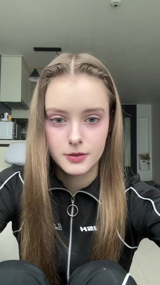 Post 2 by Lina on TikTok (video)